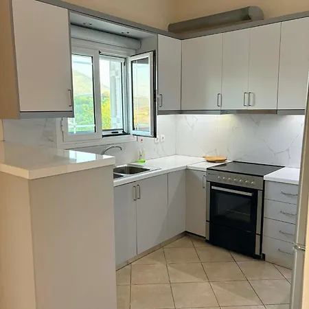 Dimitris House 度假居 *