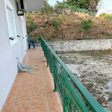 Dimitris House 度假居 *